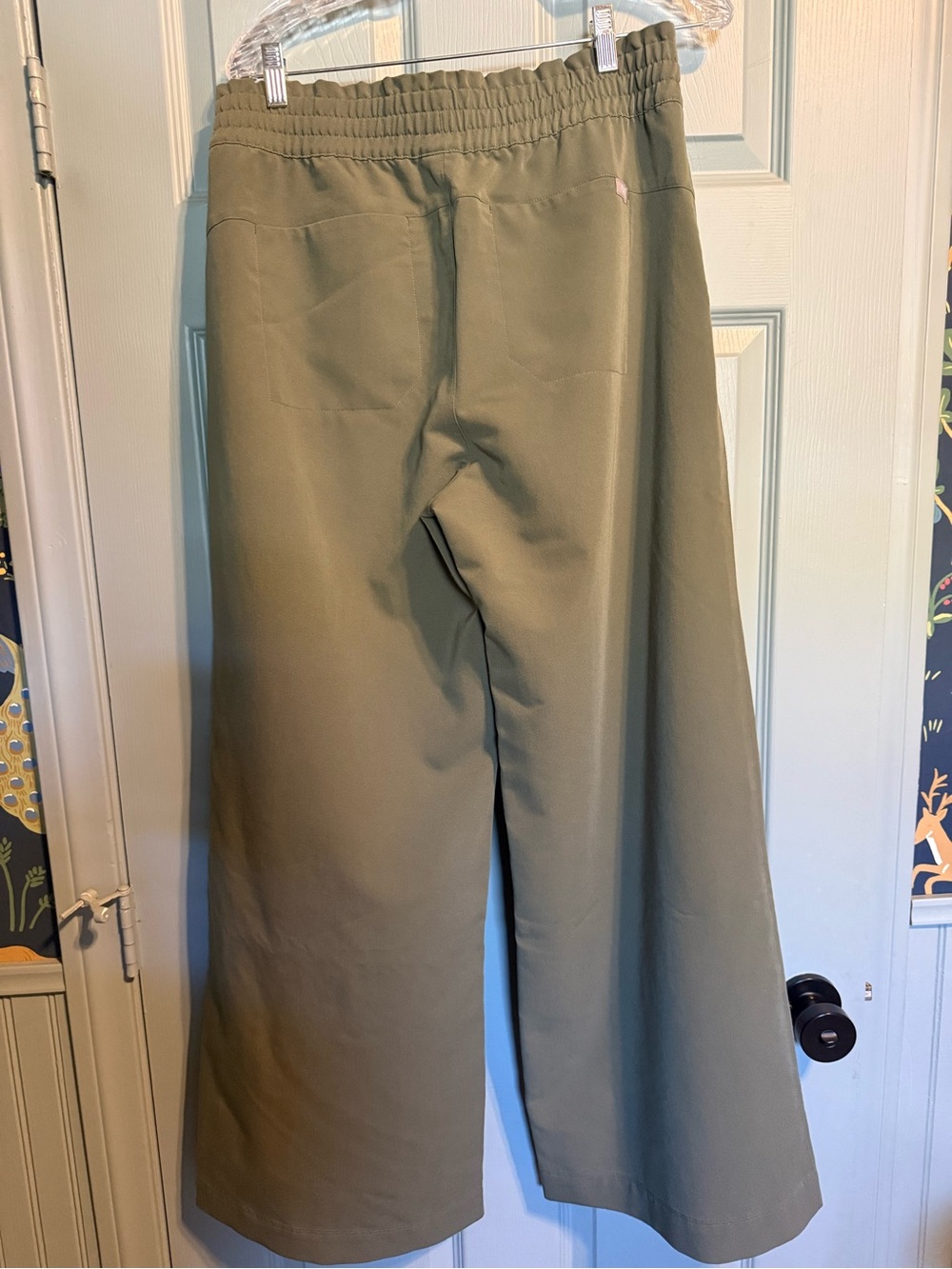 FIGS Allison Ultra-Wide-Leg Scrub Pant in Moss with Tan Drawstring - Picture 4 of 7
